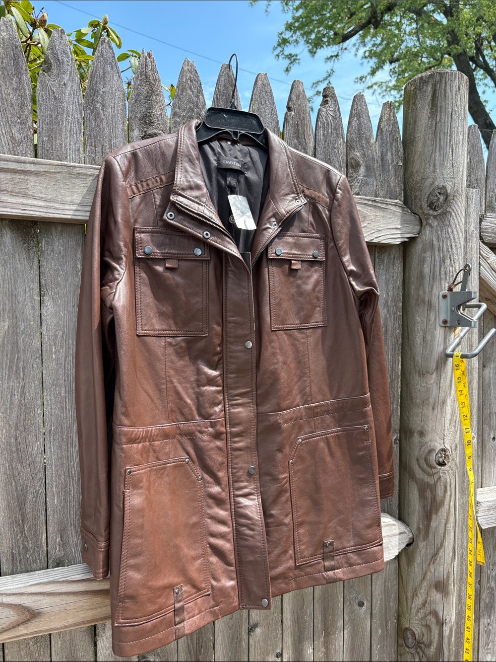 Danier leather Ridley coat. Large. New!